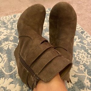 Nine West suede wedges